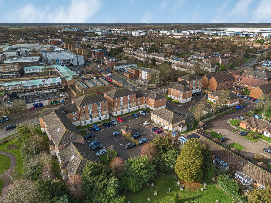 2 bedroom Flat for Sale St Lukes Court, Hatfield, Hertfordshire