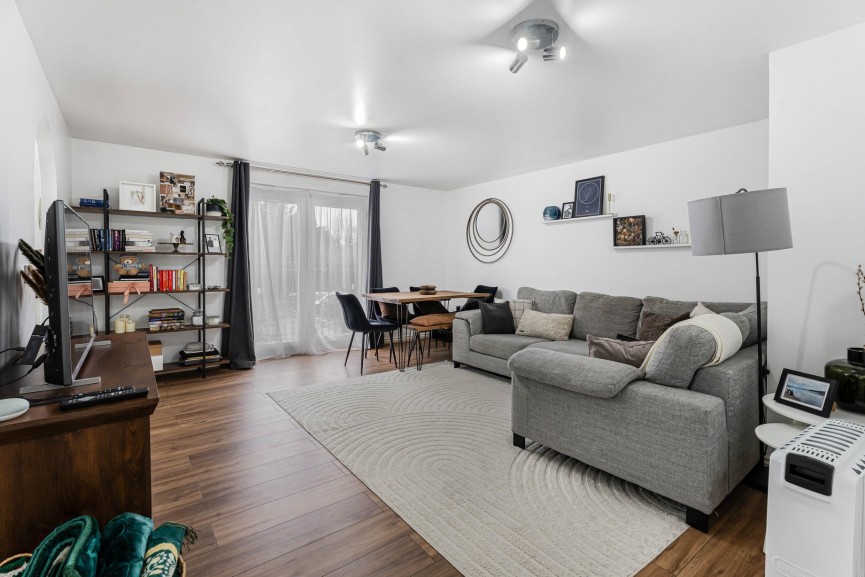 2 bedroom Flat for Sale St Lukes Court, Hatfield, Hertfordshire