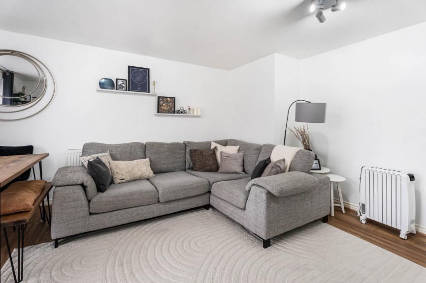 2 bedroom Flat for Sale St Lukes Court, Hatfield, Hertfordshire