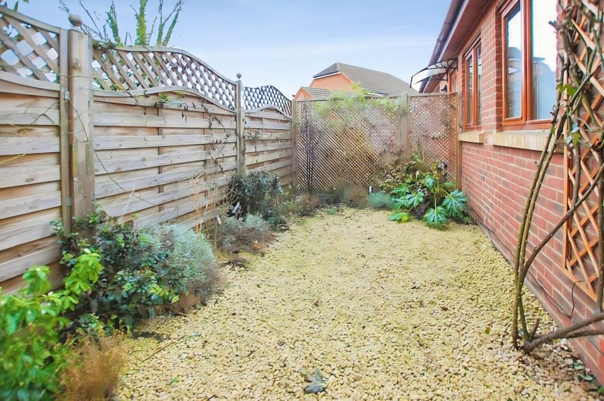 2 bedroom Bungalow for Sale Blackhorse Lane, Hitchin, Hertfordshire