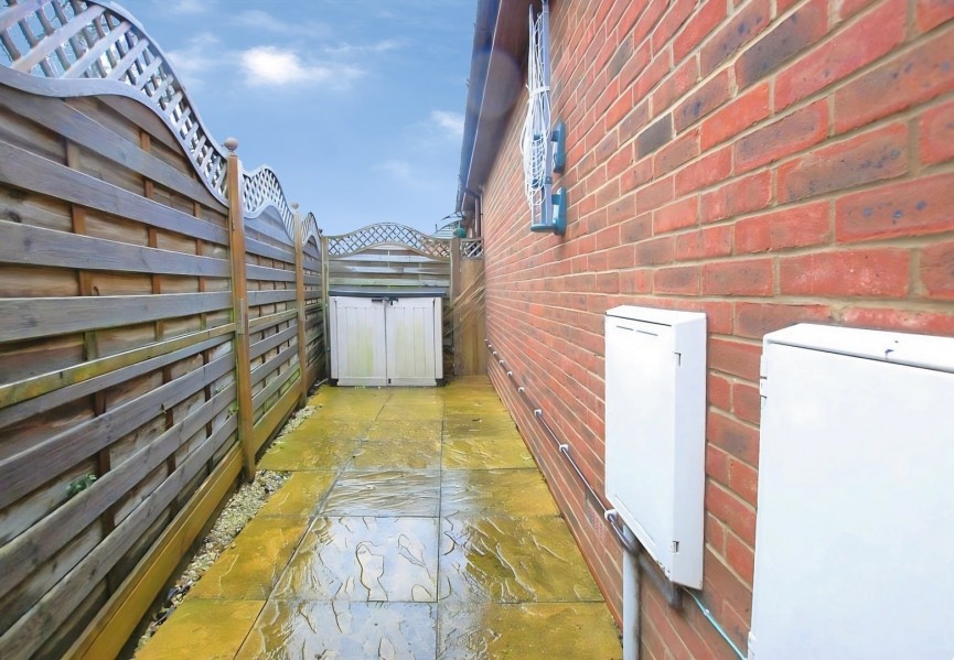 2 bedroom Bungalow for Sale Blackhorse Lane, Hitchin, Hertfordshire