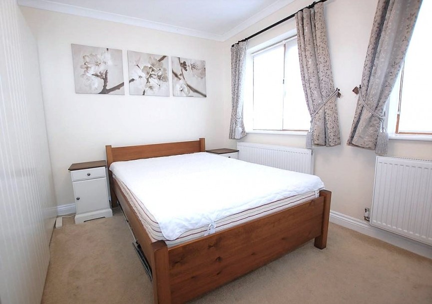 2 bedroom Bungalow for Sale Blackhorse Lane, Hitchin, Hertfordshire