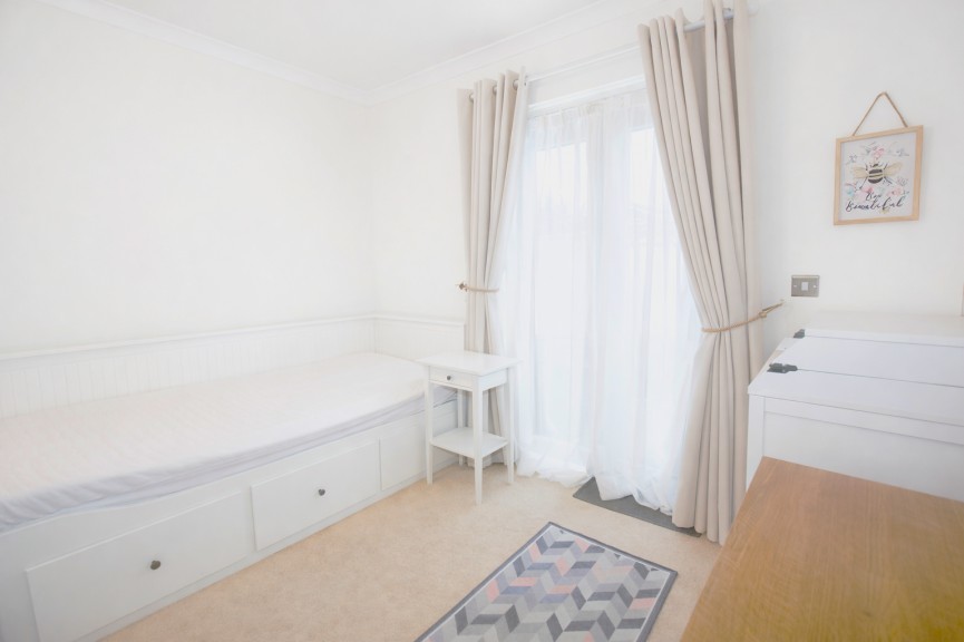 2 bedroom Bungalow for Sale Blackhorse Lane, Hitchin, Hertfordshire