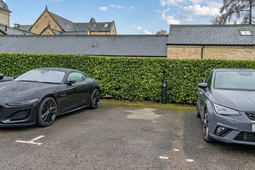 2 bedroom Flat for Sale Kingsley Avenue, Fairfield, Bedfordshire