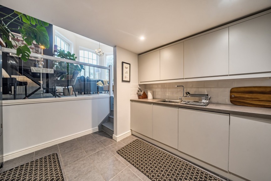 2 bedroom Flat for Sale Kingsley Avenue, Fairfield, Bedfordshire