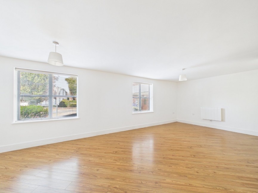 2 bedroom Flat for Sale Coopers Yard, Hitchin, Hertfordshire