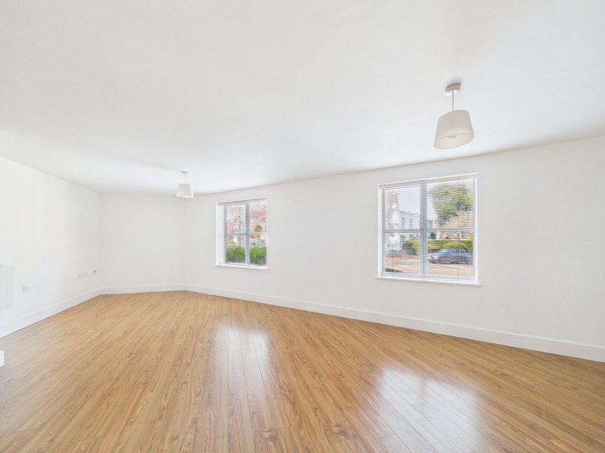 2 bedroom Flat for Sale Coopers Yard, Hitchin, Hertfordshire