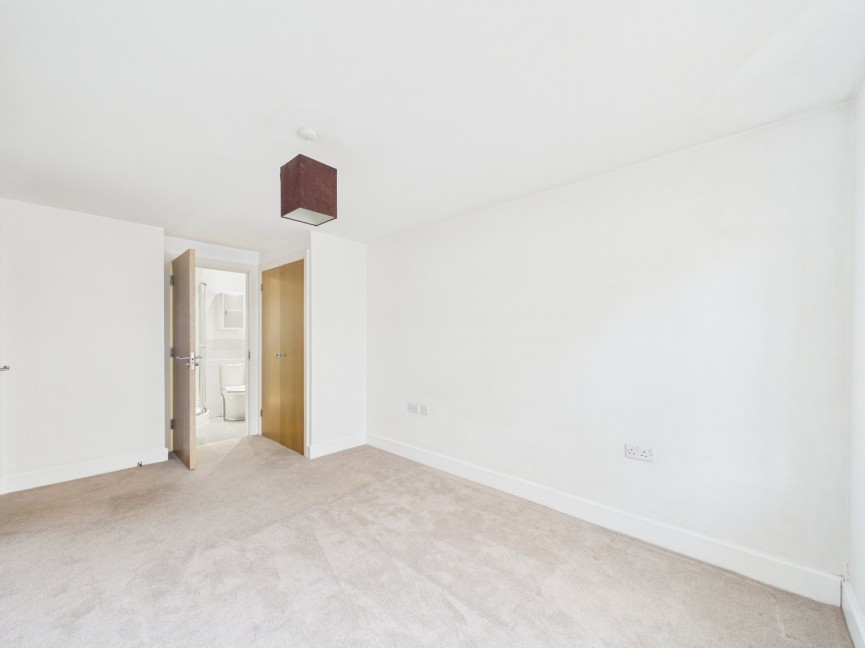 2 bedroom Flat for Sale Coopers Yard, Hitchin, Hertfordshire