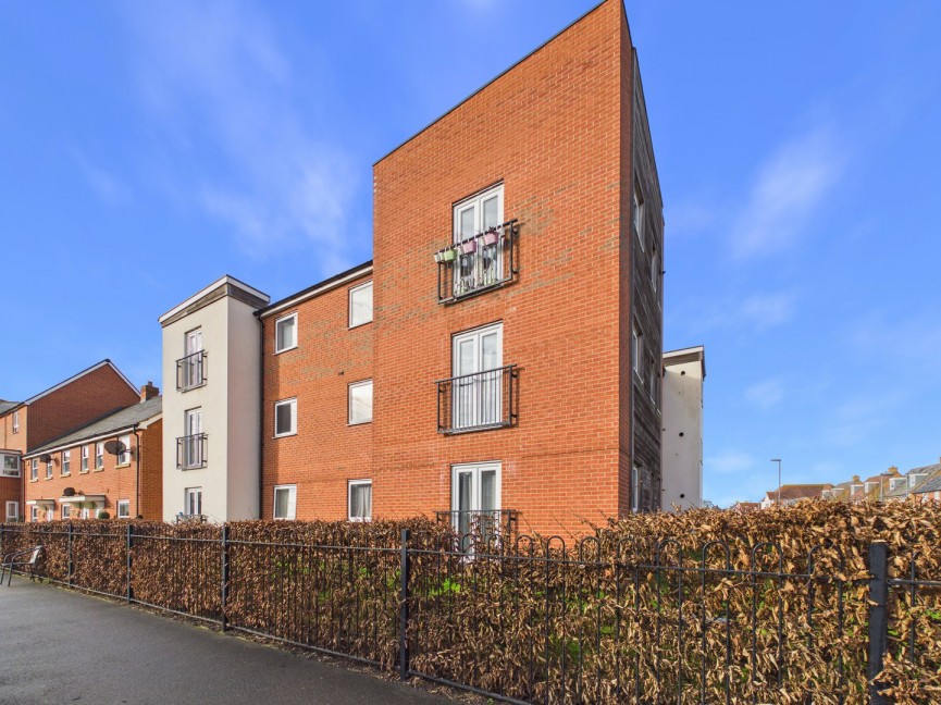 2 bedroom Flat for Sale Rutherford Way, Biggleswade, Bedfordshire