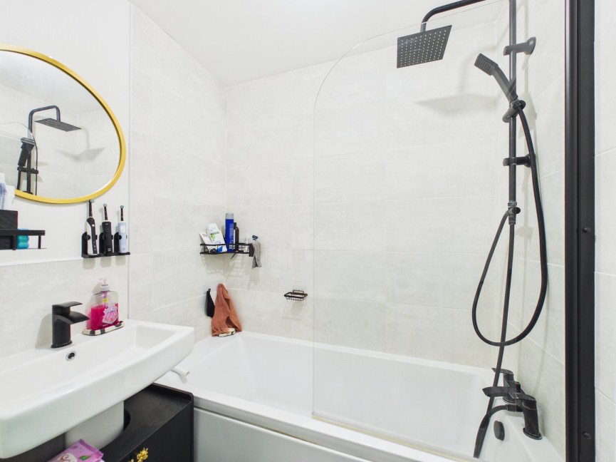 2 bedroom Flat for Sale Rutherford Way, Biggleswade, Bedfordshire