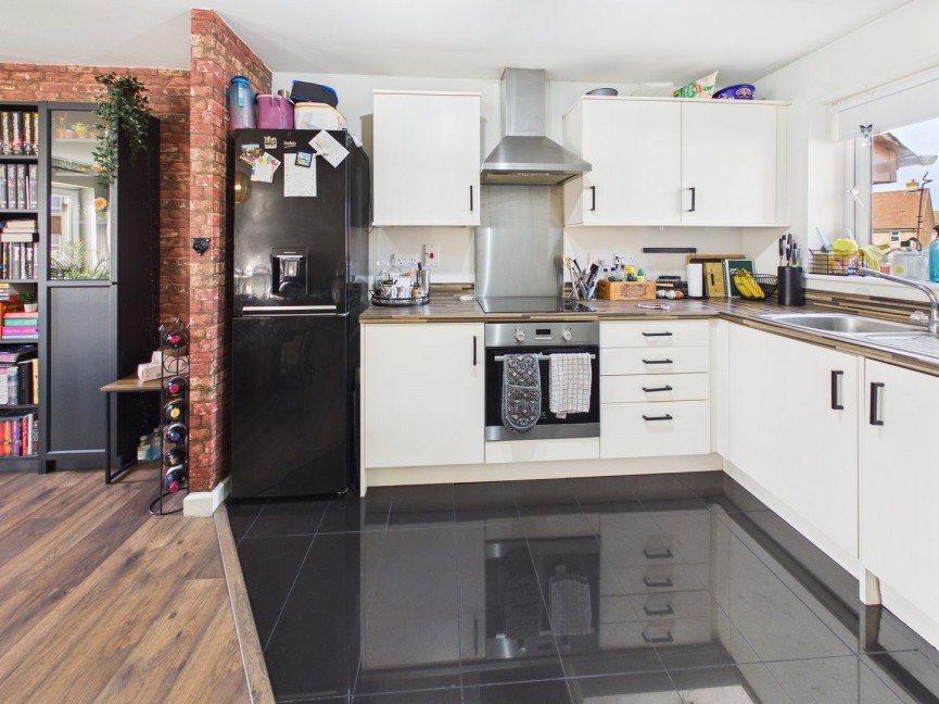 2 bedroom Flat for Sale Rutherford Way, Biggleswade, Bedfordshire