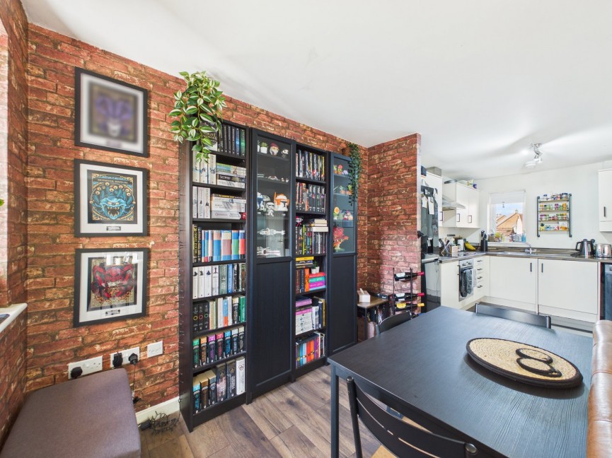 2 bedroom Flat for Sale Rutherford Way, Biggleswade, Bedfordshire