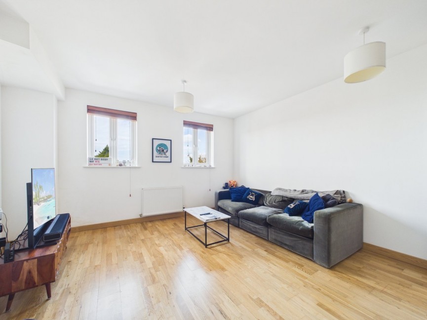 2 bedroom Flat for Sale Walsworth Road, HITCHIN, Hertfordshire