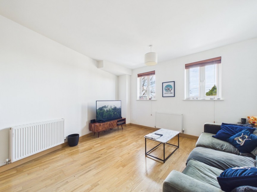 2 bedroom Flat for Sale Walsworth Road, HITCHIN, Hertfordshire