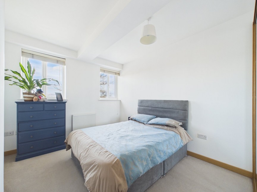 2 bedroom Flat for Sale Walsworth Road, HITCHIN, Hertfordshire