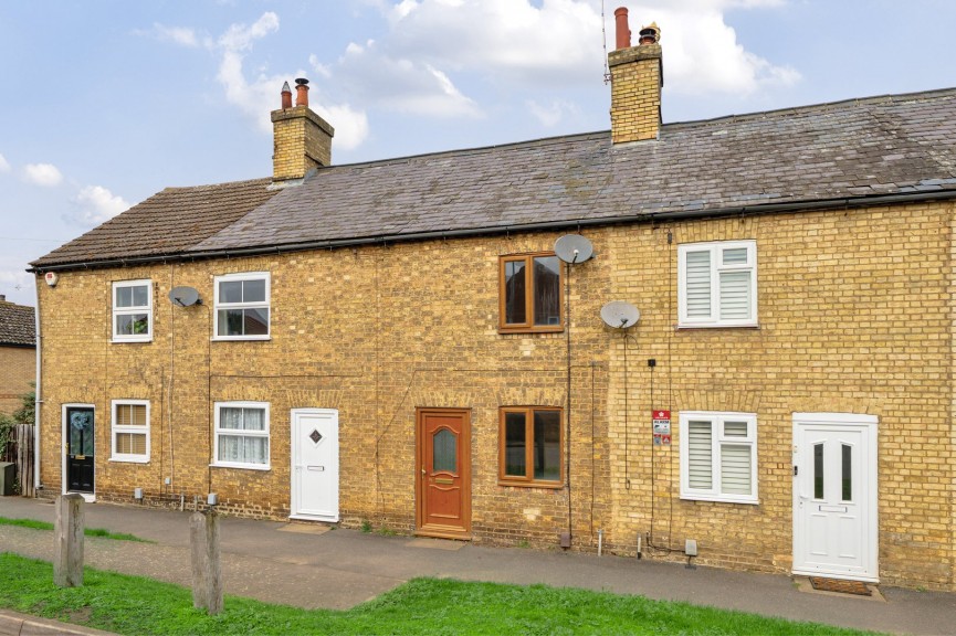 2 bedroom House for Sale Ampthill Road, Shefford, Bedfordshire