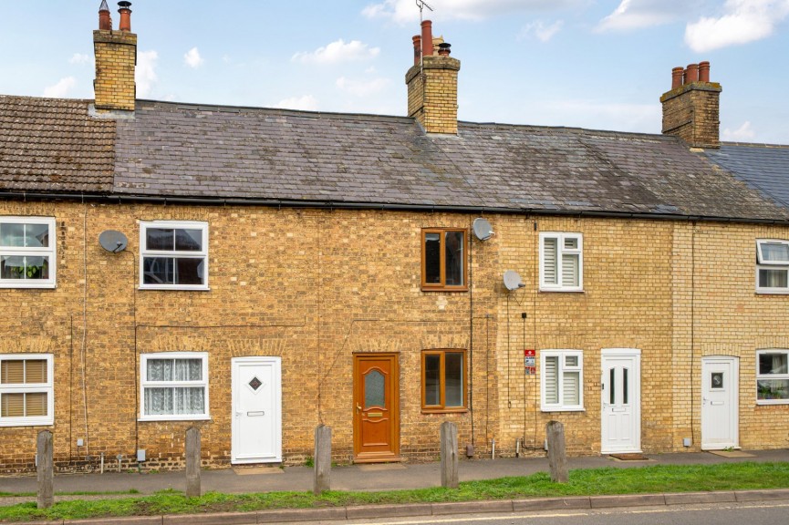 2 bedroom House for Sale Ampthill Road, Shefford, Bedfordshire