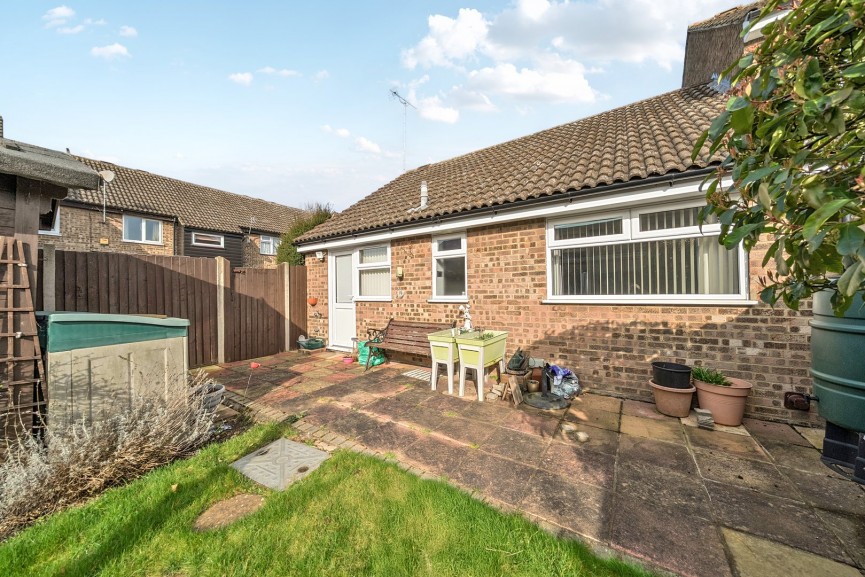 2 bedroom Bungalow for Sale Vicarage Close, Arlesey, Bedfordshire