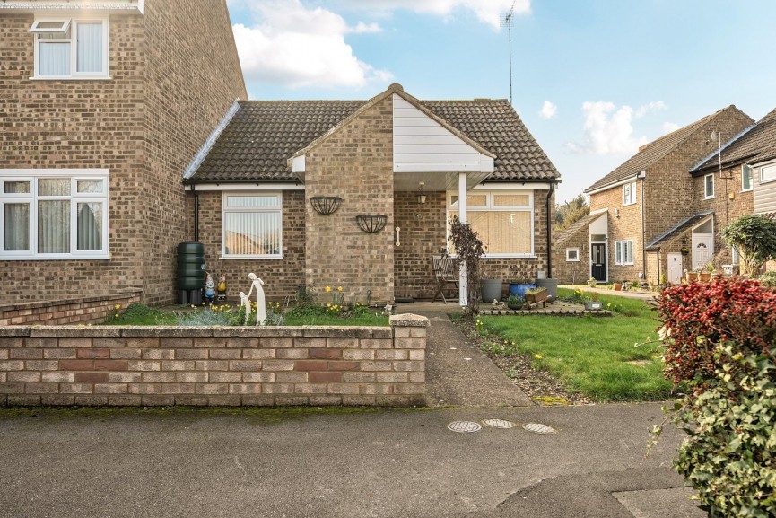 2 bedroom Bungalow for Sale Vicarage Close, Arlesey, Bedfordshire