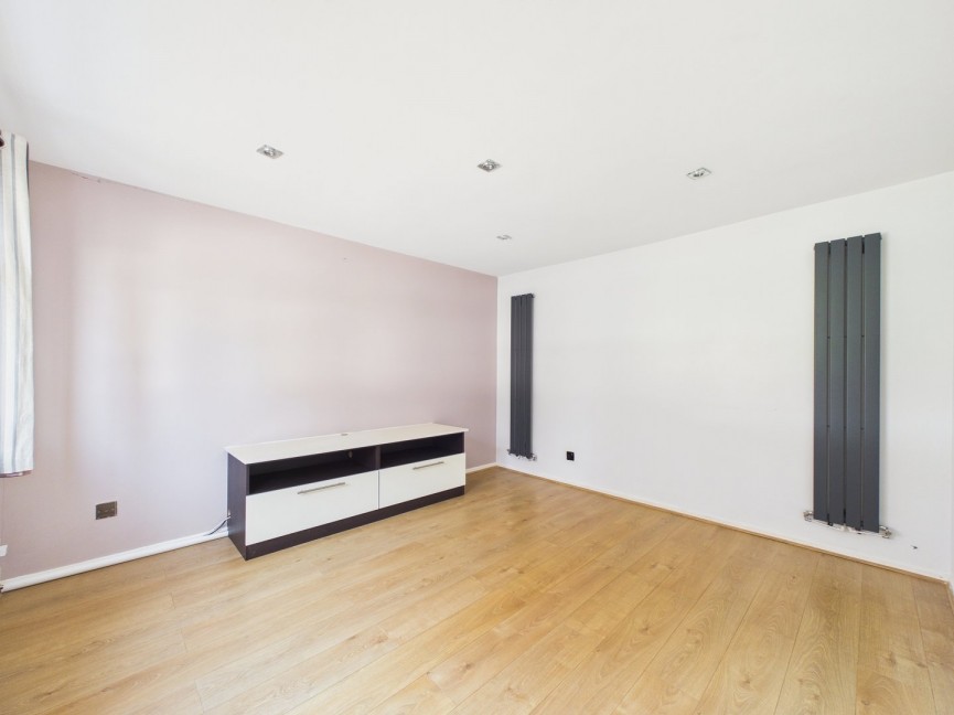 3 bedroom House for Sale Hardy Close, Hitchin, Hertfordshire