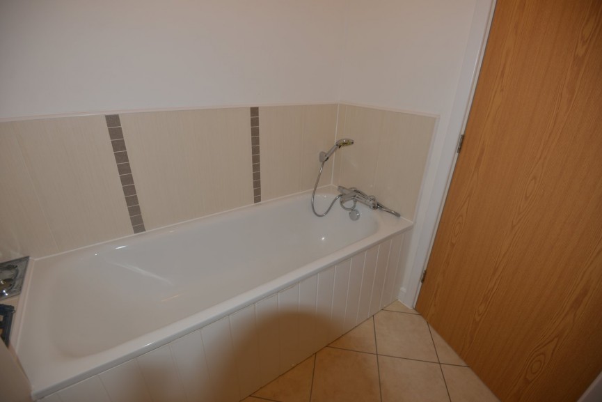 4 bedroom House for Letting Meadow Walk, Henlow, Bedfordshire