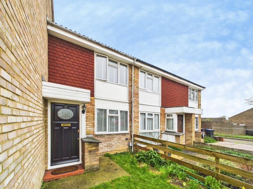 2 bedroom House for Sale Keats Way, Hitchin, Hertfordshire
