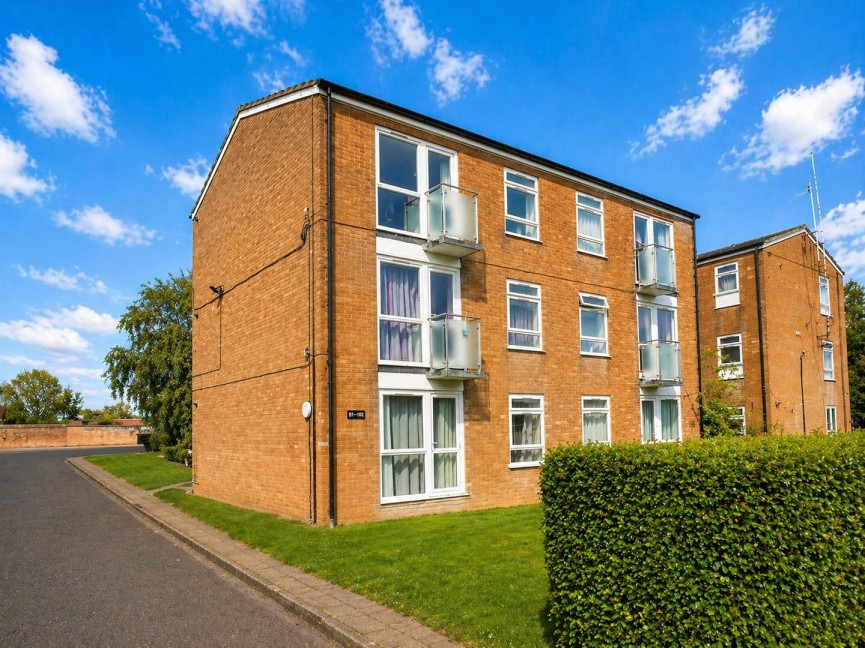1 bedroom Flat for Sale Upperfield Road, Welwyn Garden City, Hertfordshire