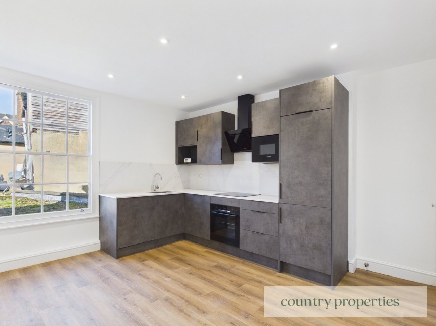 2 bedroom Flat for Letting Market Place, Hitchin, Hertfordshire