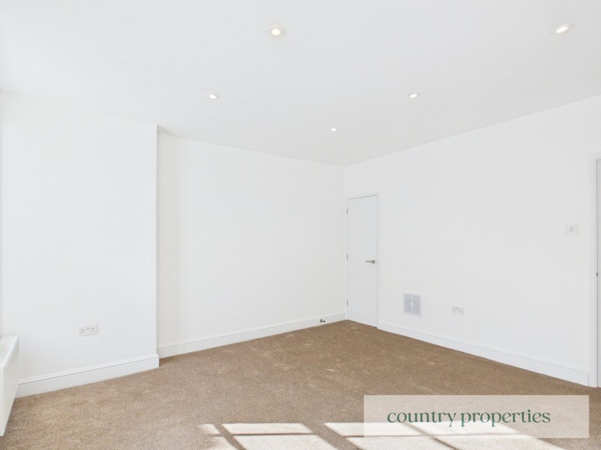 2 bedroom Flat for Letting Market Place, Hitchin, Hertfordshire
