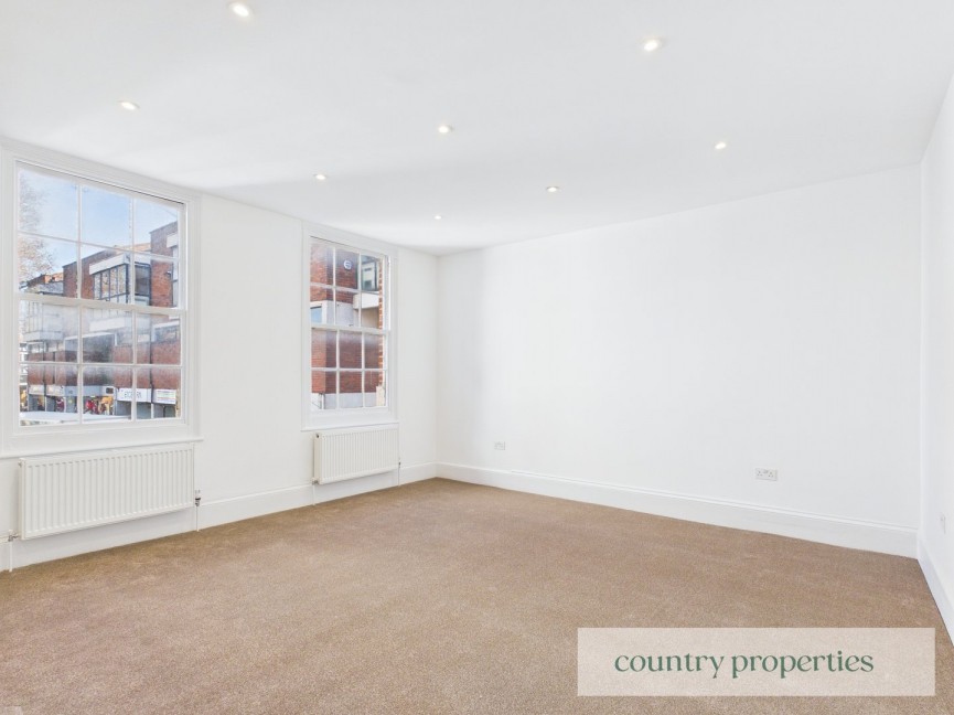 2 bedroom Flat for Letting Market Place, Hitchin, Hertfordshire
