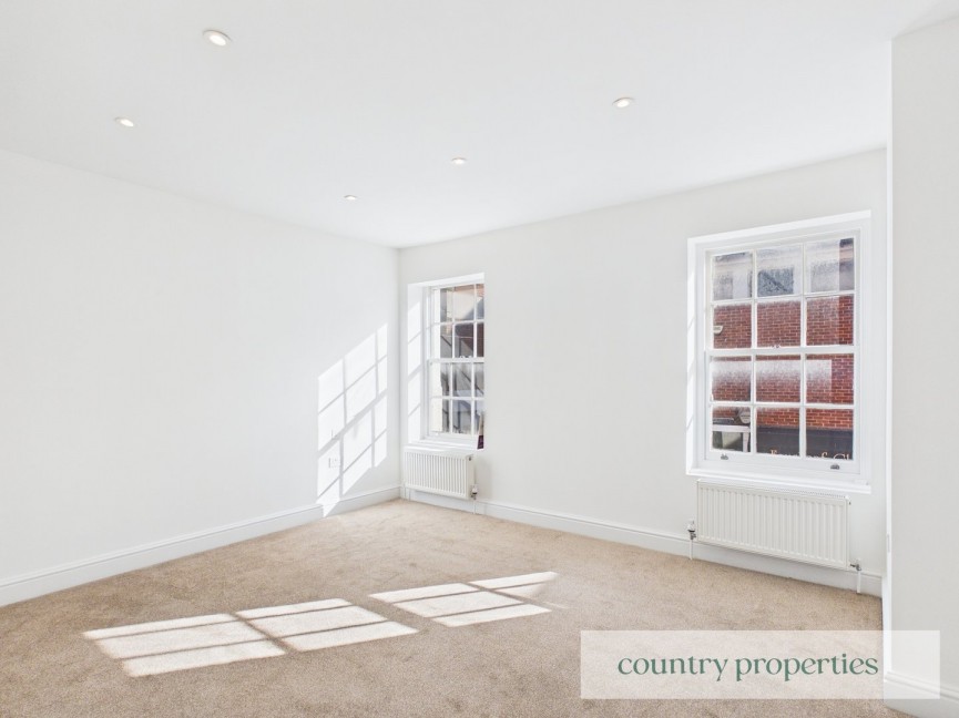 2 bedroom Flat for Letting Market Place, Hitchin, Hertfordshire