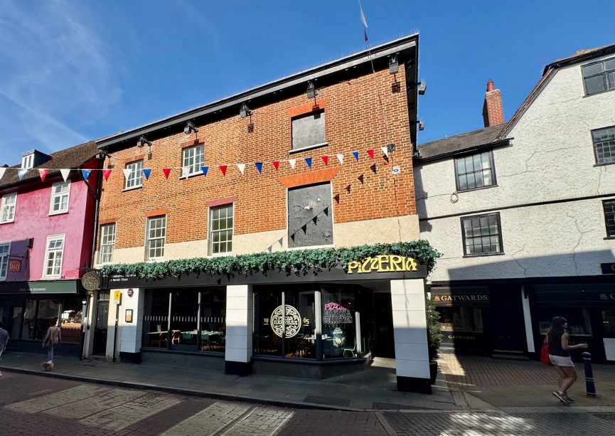 2 bedroom Flat for Letting Market Place, Hitchin, Hertfordshire