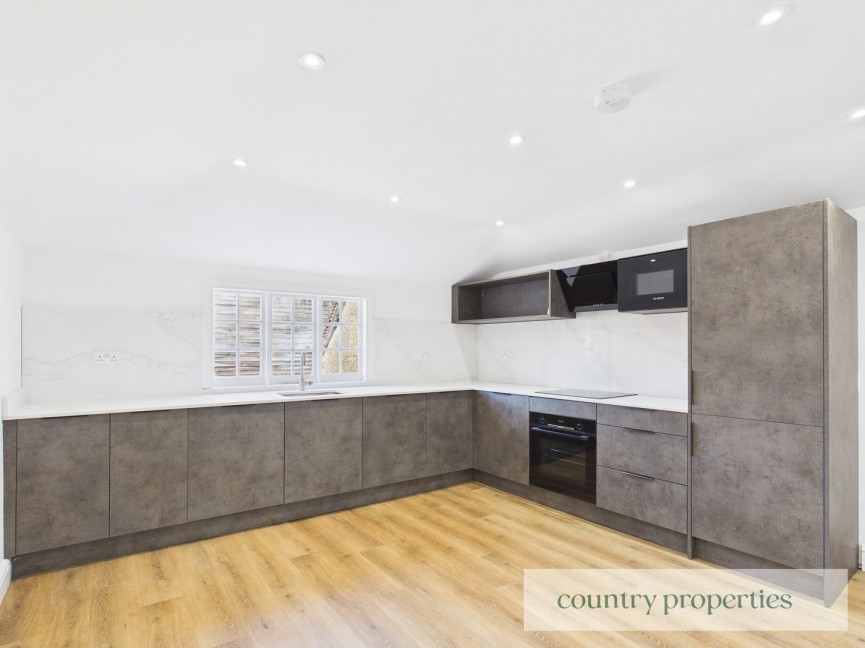 2 bedroom Flat for Letting Market Place, Hitchin, Hertfordshire