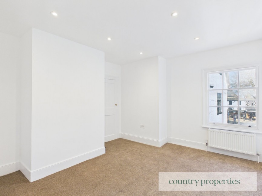 2 bedroom Flat for Letting Market Place, Hitchin, Hertfordshire