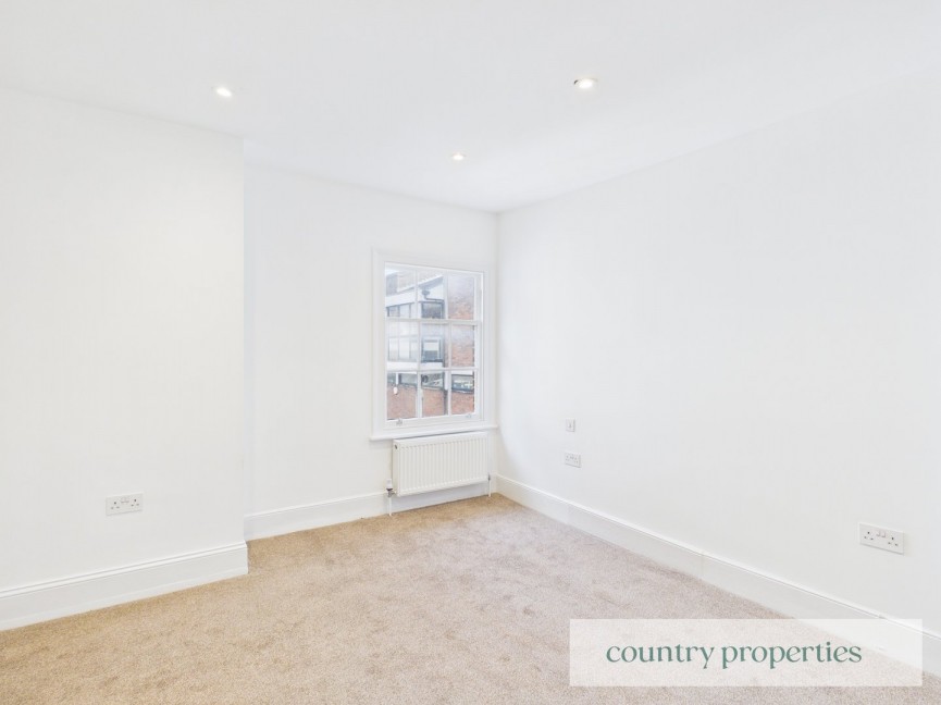 2 bedroom Flat for Letting Market Place, Hitchin, Hertfordshire