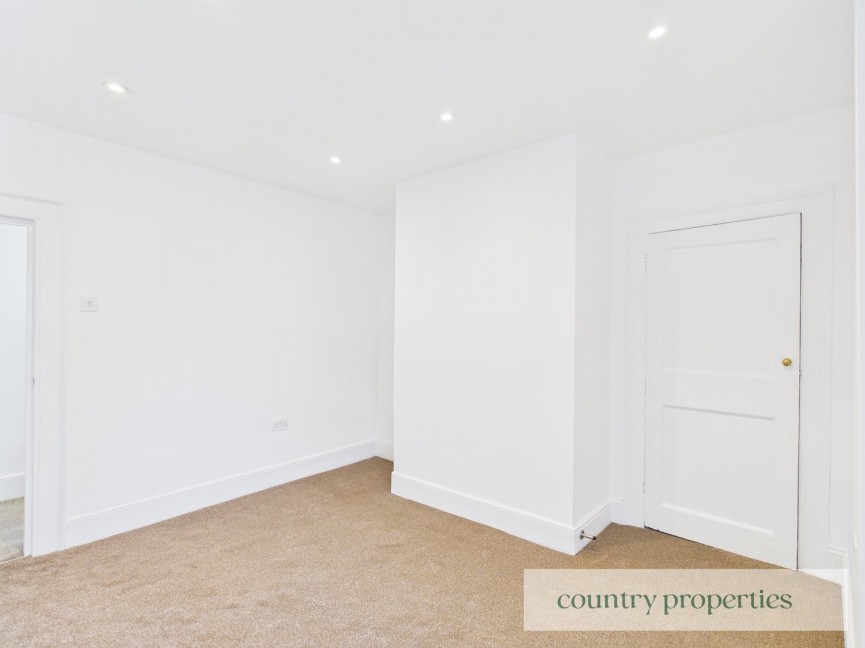 2 bedroom Flat for Letting Market Place, Hitchin, Hertfordshire