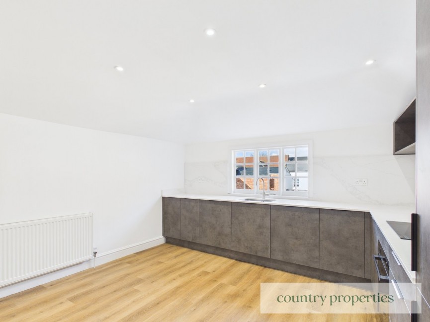 2 bedroom Flat for Letting Market Place, Hitchin, Hertfordshire