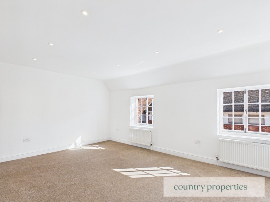 2 bedroom Flat for Letting Market Place, Hitchin, Hertfordshire
