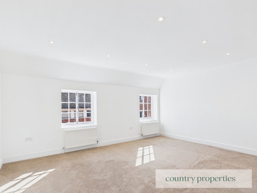 2 bedroom Flat for Letting Market Place, Hitchin, Hertfordshire