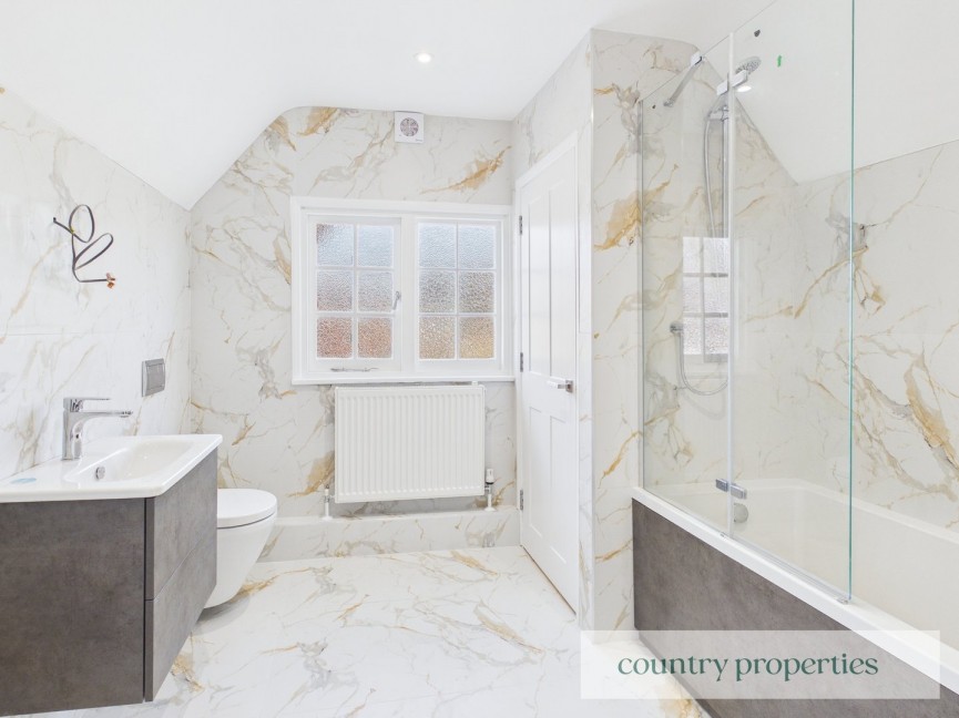 2 bedroom Flat for Letting Market Place, Hitchin, Hertfordshire