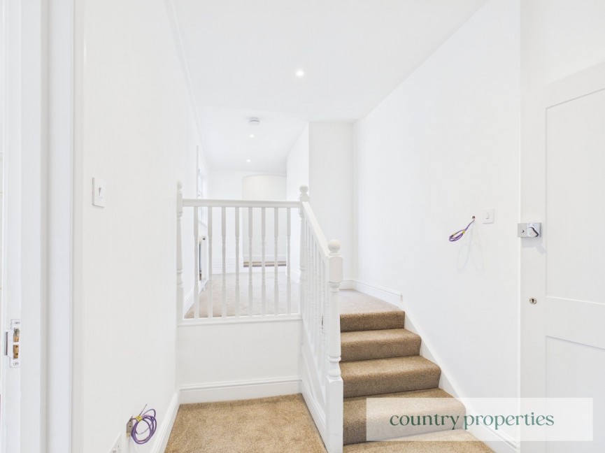 2 bedroom Flat for Letting Market Place, Hitchin, Hertfordshire