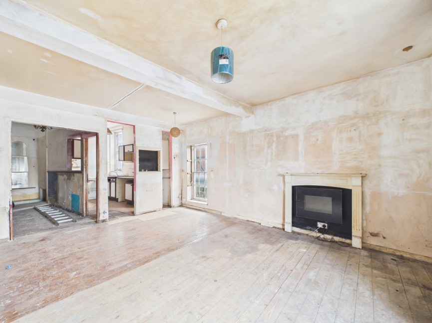 2 bedroom Flat for Sale Market Place, Hitchin, Hertfordshire