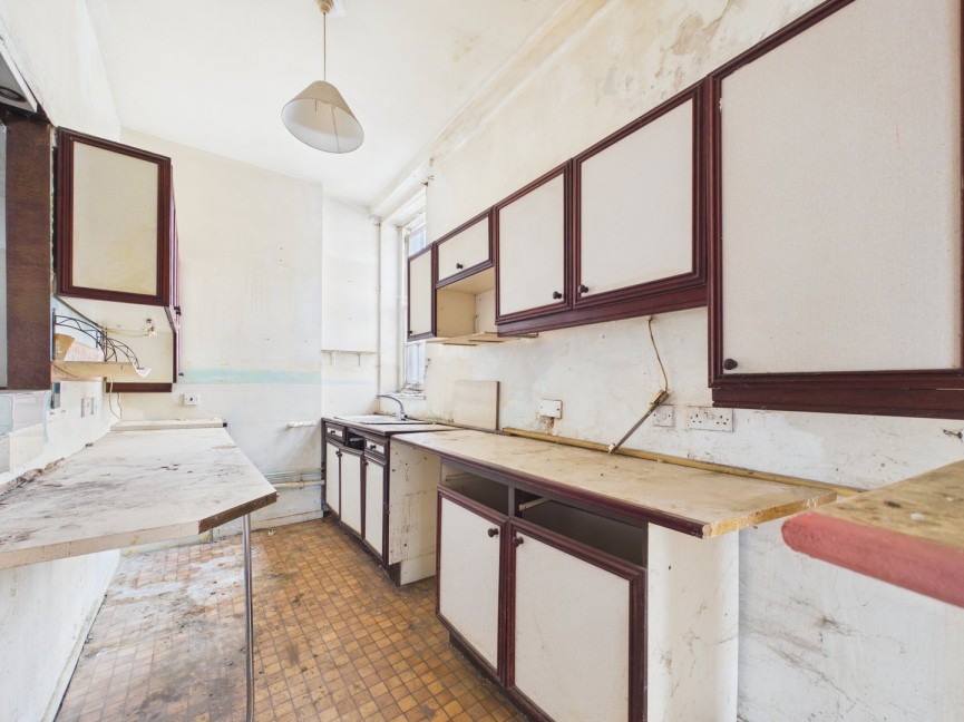 2 bedroom Flat for Sale Market Place, Hitchin, Hertfordshire