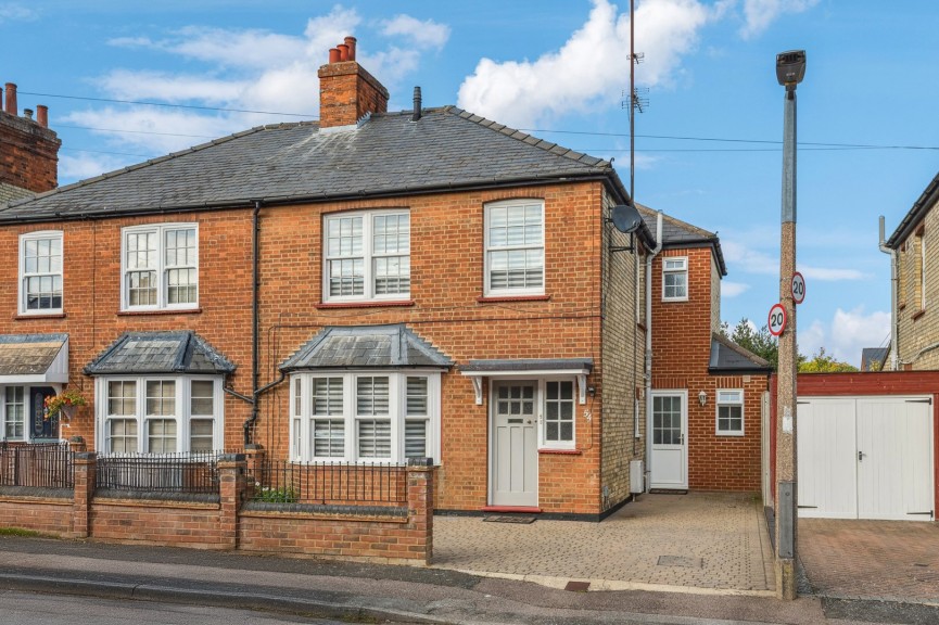 4 bedroom House for Sale Balmoral Road, Hitchin, Hertfordshire