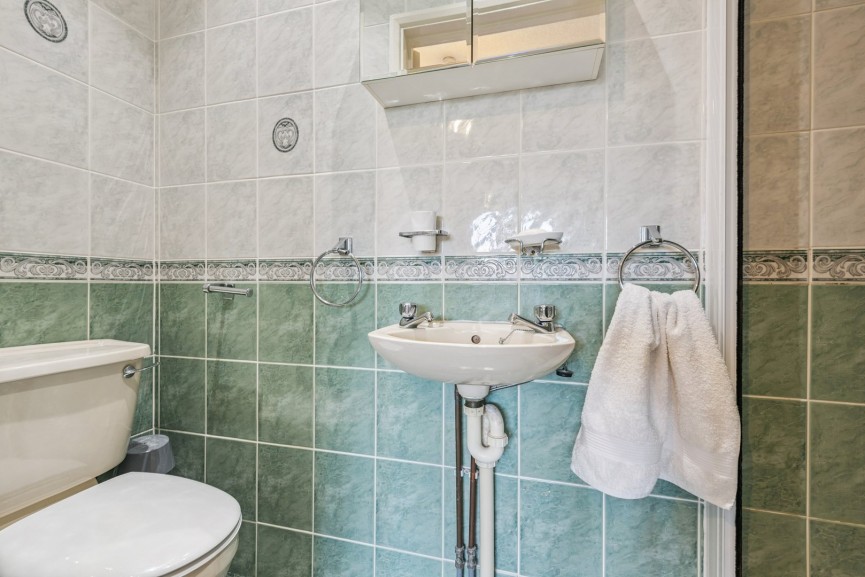 4 bedroom House for Sale Balmoral Road, Hitchin, Hertfordshire