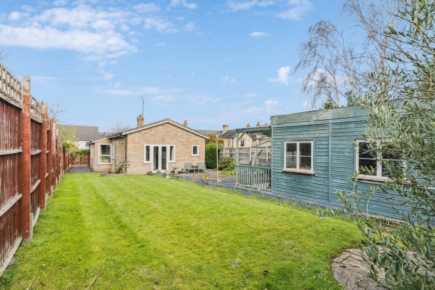 3 bedroom Bungalow for Sale Ampthill Road, Shefford, Bedfordshire