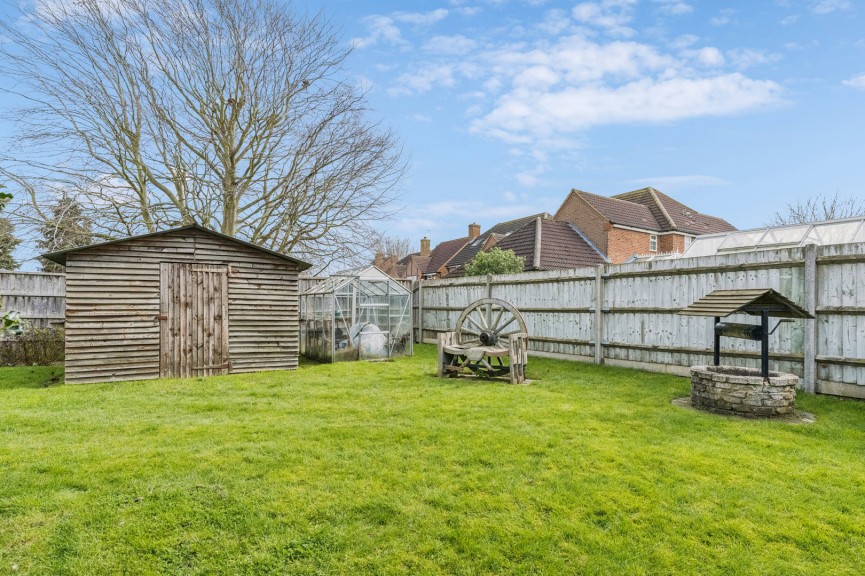3 bedroom Bungalow for Sale Ampthill Road, Shefford, Bedfordshire