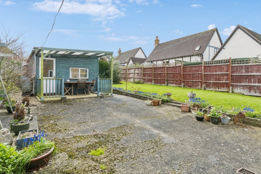 3 bedroom Bungalow for Sale Ampthill Road, Shefford, Bedfordshire