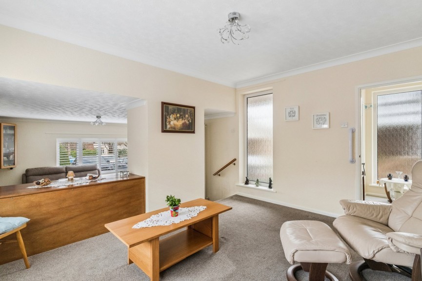 3 bedroom Bungalow for Sale Ampthill Road, Shefford, Bedfordshire