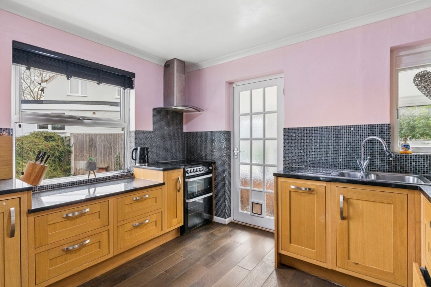 3 bedroom House for Sale Common Rise, Hitchin, Hertfordshire